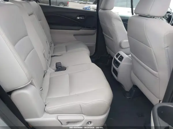5FNYF5H5XHB046107 2017 HONDA PILOT - Image 8