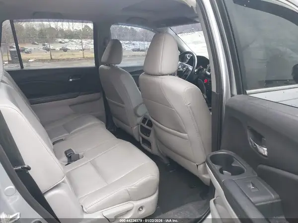 5FNYF5H5XJB017065 2018 HONDA PILOT - Image 8
