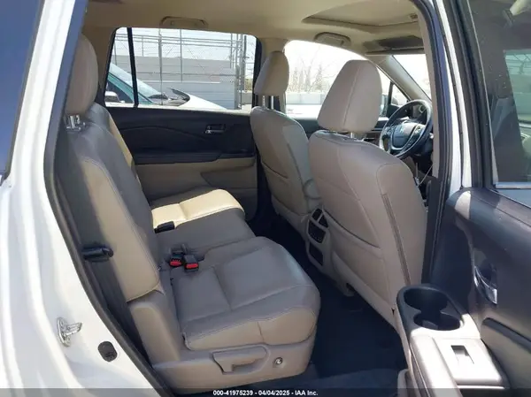 5FNYF5H5XJB022282 2018 HONDA PILOT - Image 8