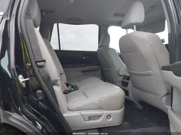 5FNYF5H5XJB027157 2018 HONDA PILOT - Image 8