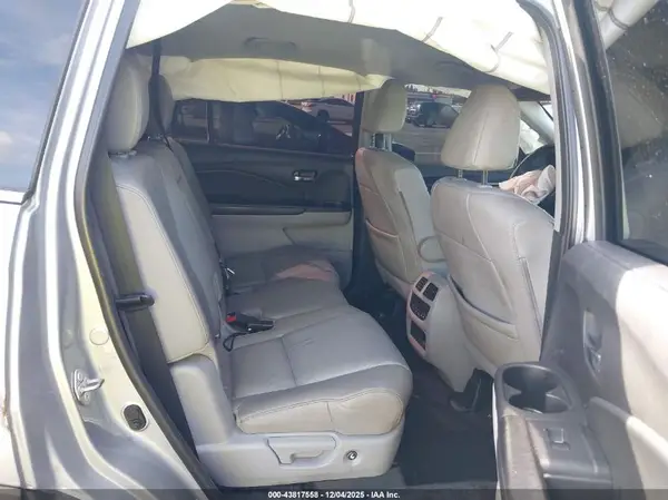 5FNYF5H5XJB030981 2018 HONDA PILOT - Image 8