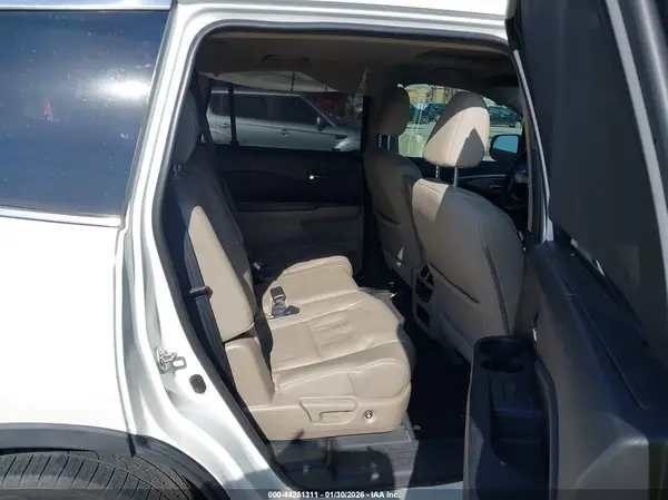5FNYF5H63JB027199 2018 HONDA PILOT - Image 8