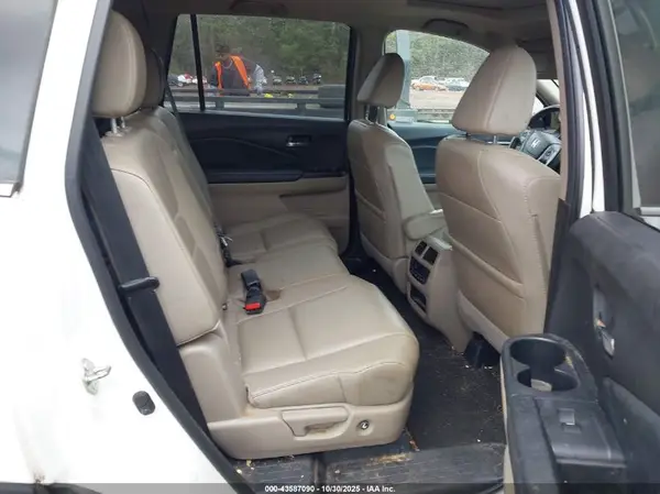 5FNYF5H64JB025252 2018 HONDA PILOT - Image 8