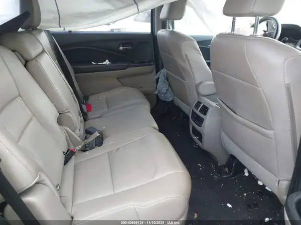5FNYF5H66JB016617 2018 HONDA PILOT - Image 8