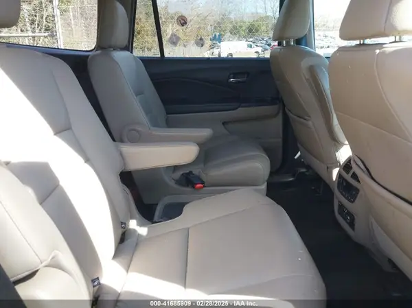5FNYF5H68KB009606 2019 HONDA PILOT - Image 8