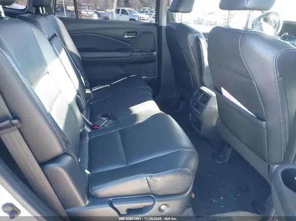 5FNYF5H69HB010059 2017 HONDA PILOT - Image 8