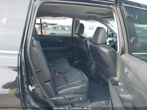 5FNYF5H69HB018050 2017 HONDA PILOT - Image 8