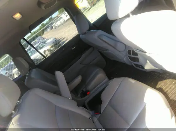 5FNYF5H69MB000710 2021 HONDA PILOT - Image 8