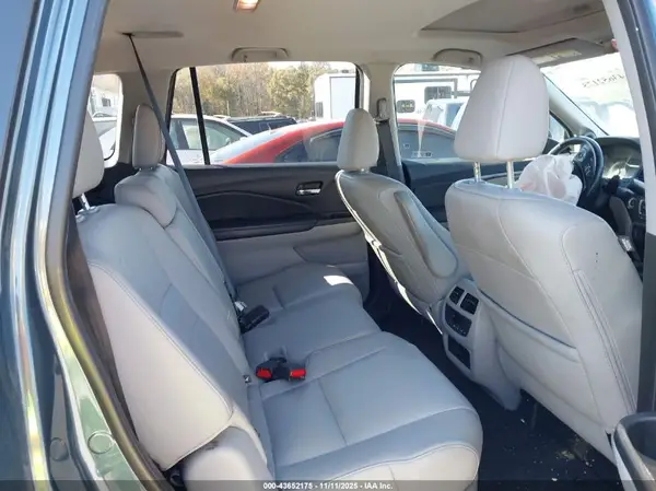 5FNYF5H6XHB028781 2017 HONDA PILOT - Image 8
