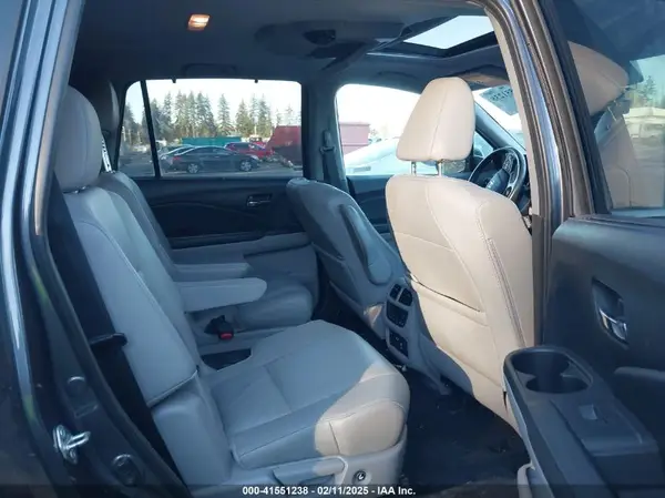 5FNYF5H6XKB006612 2019 HONDA PILOT - Image 8