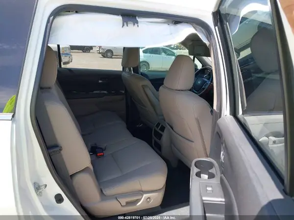 5FNYF5H71JB031230 2018 HONDA PILOT - Image 8