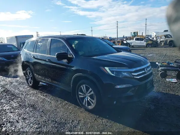 5FNYF5H72HB021428 2017 HONDA PILOT - Image 1