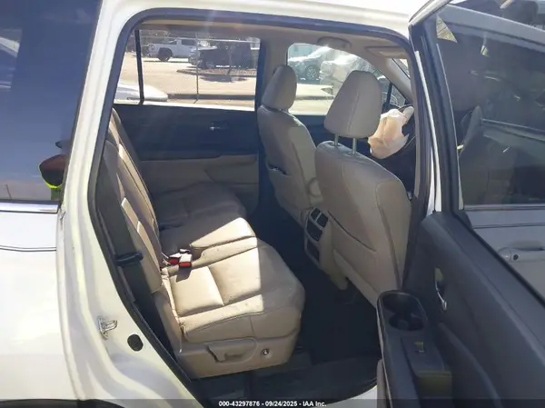 5FNYF5H72JB010130 2018 HONDA PILOT - Image 8