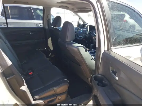 5FNYF5H72JB028790 2018 HONDA PILOT - Image 8