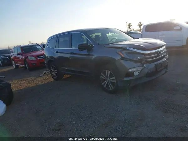 5FNYF5H74HB010026 2017 HONDA PILOT - Image 1