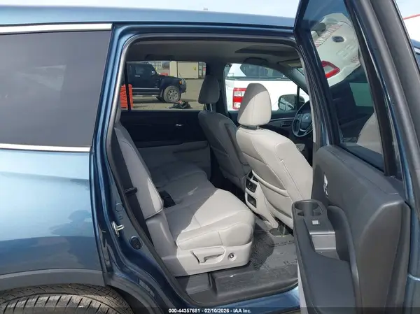 5FNYF5H75HB023304 2017 HONDA PILOT - Image 8