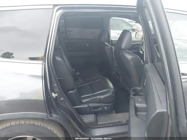 5FNYF5H75HB027434 2017 HONDA PILOT - Image 8