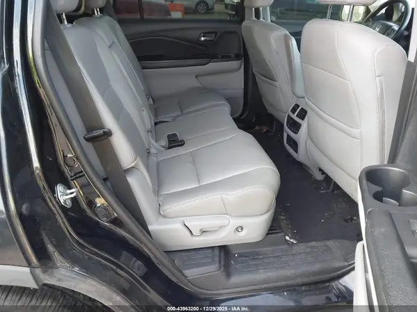 5FNYF5H76HB010397 2017 HONDA PILOT - Image 8