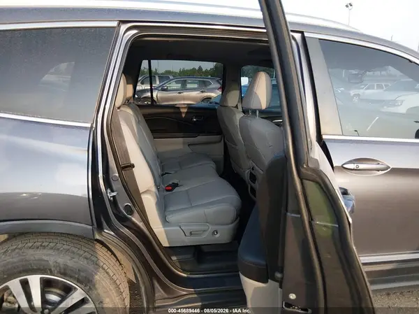 5FNYF5H78JB020659 2018 HONDA PILOT - Image 8