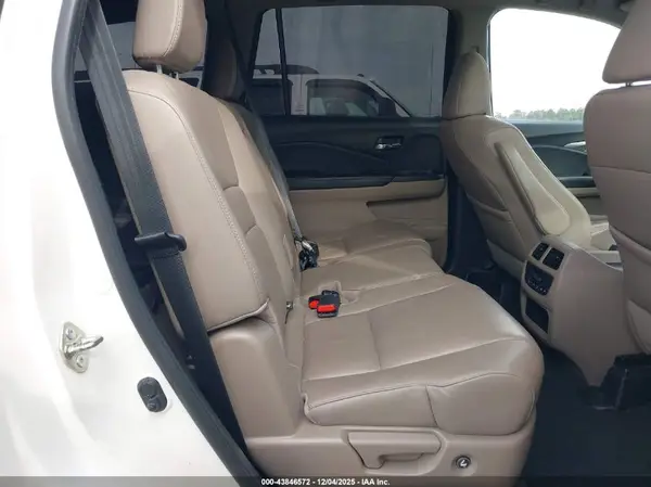 5FNYF5H79JB020864 2018 HONDA PILOT - Image 8