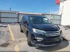 5FNYF5H80HB005785 2017 HONDA PILOT