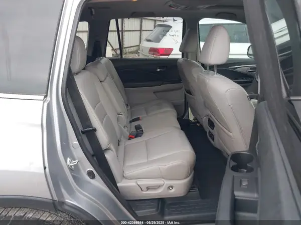 5FNYF5H81JB031401 2018 HONDA PILOT - Image 8