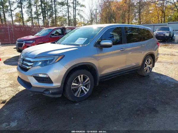 5FNYF5H82HB045611 2017 HONDA PILOT - Image 2