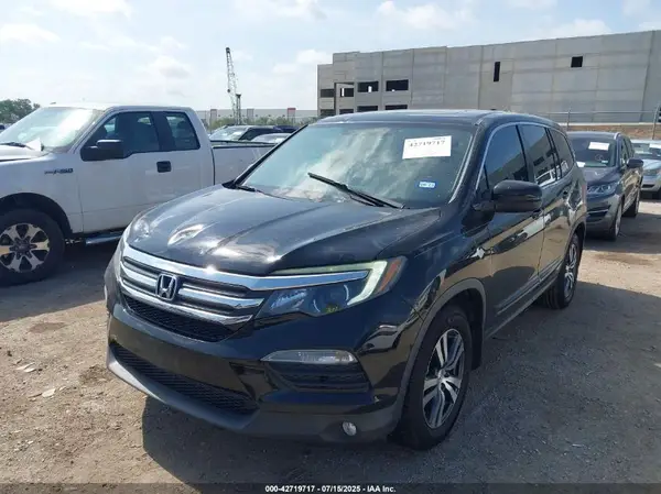 5FNYF5H82JB007642 2018 HONDA PILOT - Image 2