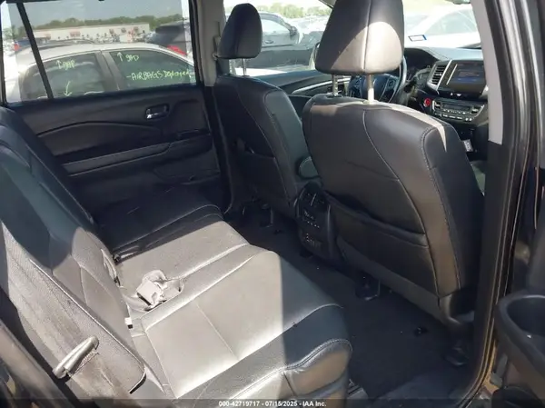 5FNYF5H82JB007642 2018 HONDA PILOT - Image 8