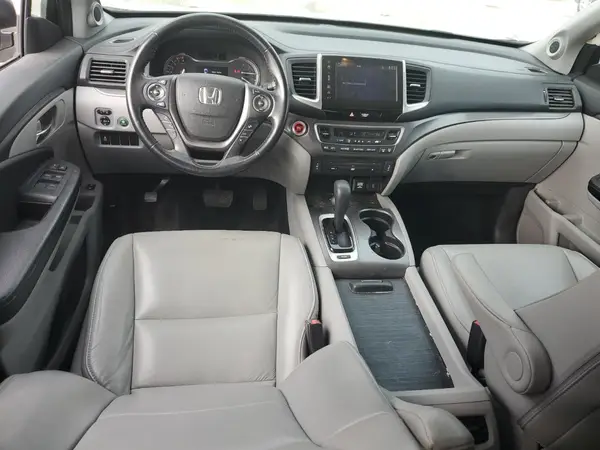 5FNYF5H82JB009987 2018 HONDA PILOT - Image 8