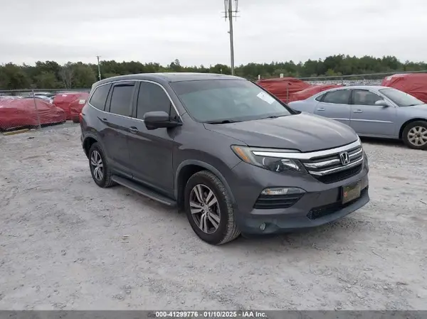 5FNYF5H83JB017838 2018 HONDA PILOT - Image 1