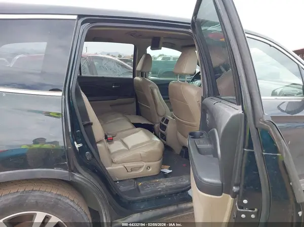5FNYF5H86HB014183 2017 HONDA PILOT - Image 8