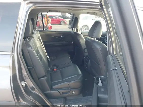 5FNYF5H86HB020761 2017 HONDA PILOT - Image 8