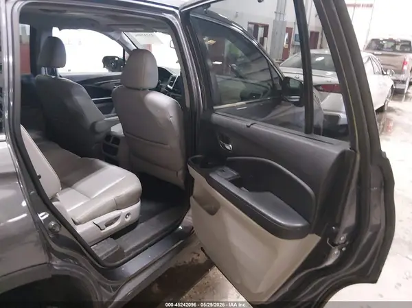 5FNYF5H8XHB001517 2017 HONDA PILOT - Image 8