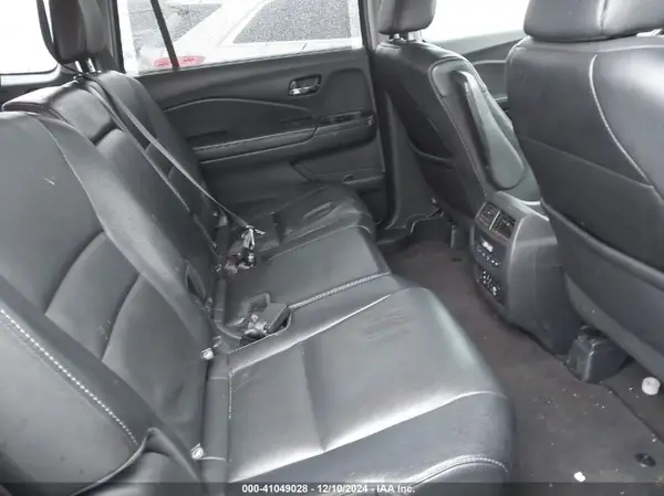 5FNYF5H8XHB018480 2017 HONDA PILOT - Image 8