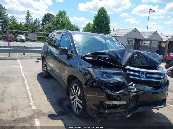 5FNYF5H91HB038268 2017 HONDA PILOT - Image 1