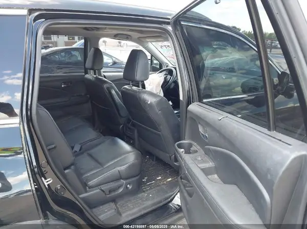 5FNYF5H91HB038268 2017 HONDA PILOT - Image 8