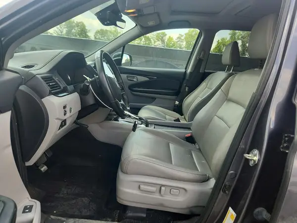 2019 HONDA PILOT auction photo 7
