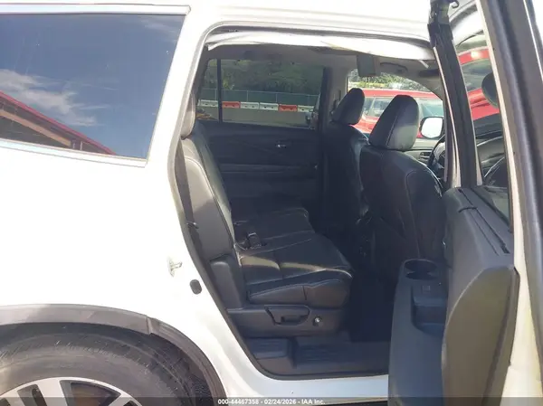 5FNYF5H92JB001493 2018 HONDA PILOT - Image 8