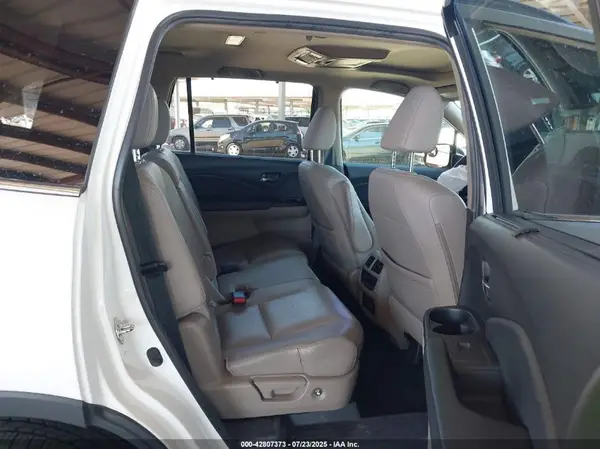 5FNYF5H92JB001767 2018 HONDA PILOT - Image 8