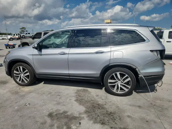 5FNYF5H92JB006113 2018 HONDA PILOT - Image 2