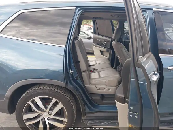 5FNYF5H93HB001903 2017 HONDA PILOT - Image 8