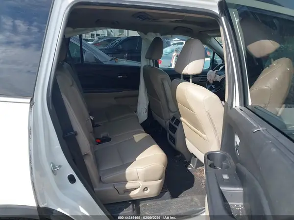 5FNYF5H93HB037901 2017 HONDA PILOT - Image 8