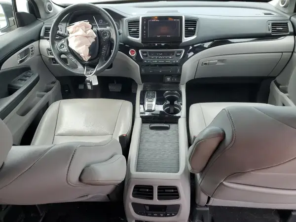 5FNYF5H93JB004824 2018 HONDA PILOT - Image 8