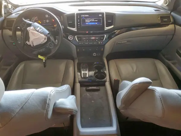 5FNYF5H93JB006055 2018 HONDA PILOT - Image 8