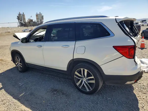 5FNYF5H93JB008890 2018 HONDA PILOT - Image 2