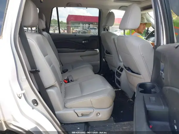 5FNYF5H94HB024087 2017 HONDA PILOT - Image 8
