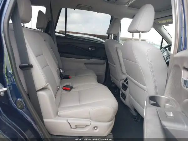 5FNYF5H94HB034201 2017 HONDA PILOT - Image 8
