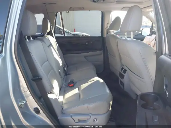 5FNYF5H94JB029117 2018 HONDA PILOT - Image 8