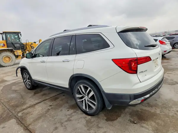 5FNYF5H95HB017116 2017 HONDA PILOT - Image 2